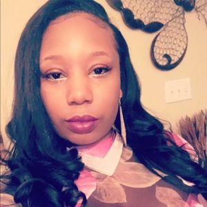 Meet your Posher, Candi